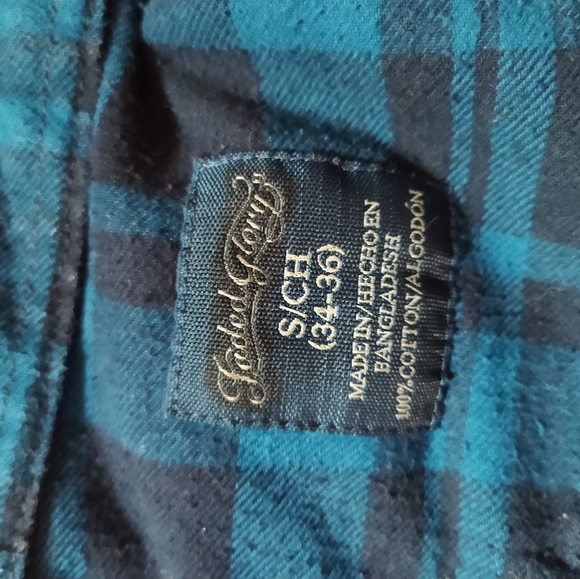 checkered shirt - Picture 3 of 3